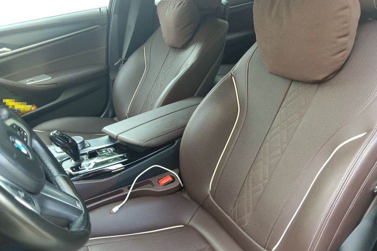 Used BMW 5 Series 2022 Second Facelift 530Li Leading Edition M Sport Package Left Front Seat
