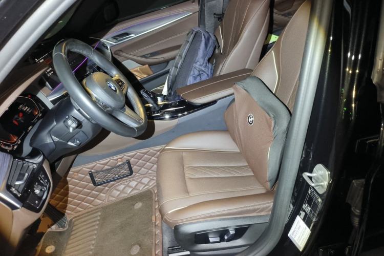 Used BMW 5 Series 2022 530Li Leading Model M Sport Package Left Front Seat