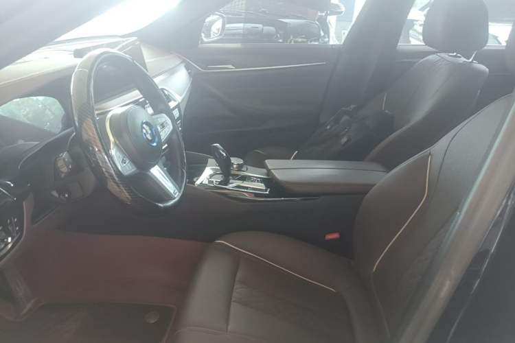 Used BMW 5 Series 2022 Second Facelift 530Li Leading Edition M Sport Package Left Front Seat