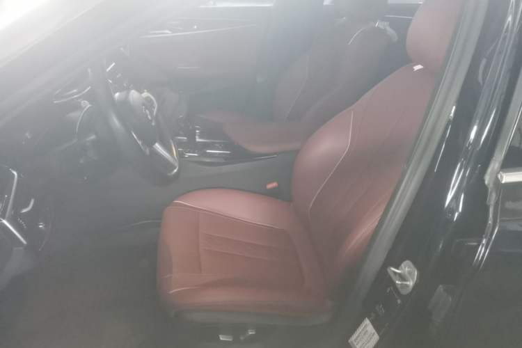 Used BMW 5 Series 2022 Restyled 525Li M Sport Package Left Front Seat