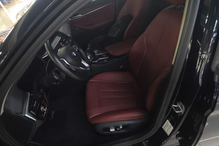 Used BMW 5 Series 2022 Updated 530Li Leading Edition Luxury Package Left Front Seat