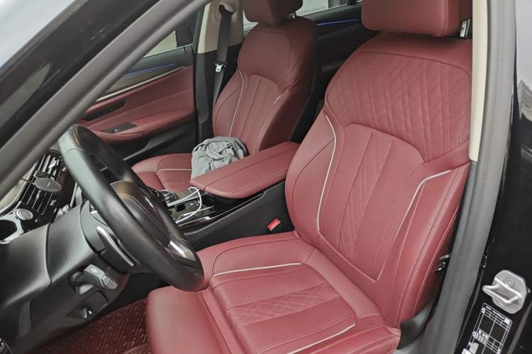 Used BMW 5 Series 2022 530Li Luxury Edition Premium Package Left Front Seat