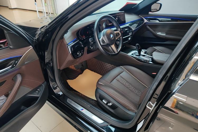Used BMW 5 Series 2022 Restyled 525Li M Sport Package Left Front Seat