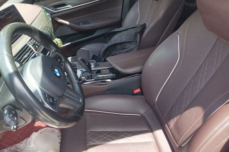 Used BMW 5 Series 2022 Restyled 530Li Leading Edition M Sport Package Left Front Seat
