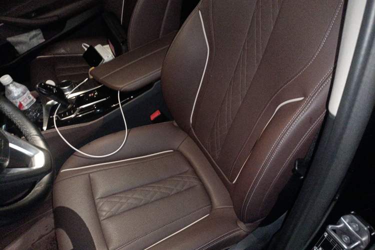 Used BMW 5 Series 2022 Updated 530Li Leading Edition Luxury Package Left Front Seat