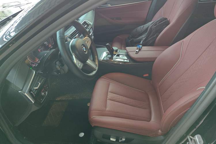 Used BMW 5 Series 2022 Second Facelift 530Li Leading Edition M Sport Package Left Front Seat