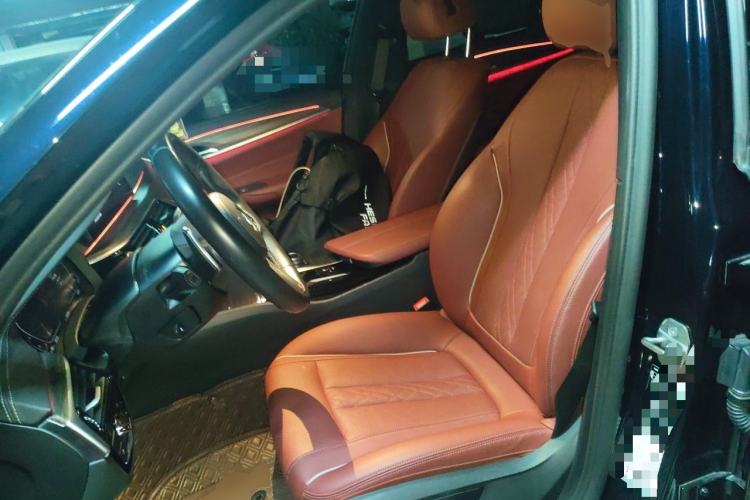 Used BMW 5 Series 2022 Restyled 530Li Leading Edition M Sport Package Left Front Seat