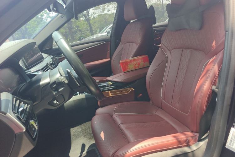 Used BMW 5 Series 2022 530Li Luxury Edition M Sport Package Left Front Seat