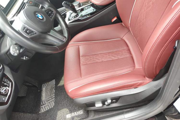 Used BMW 5 Series 2022 525Li M Sport Package Left Front Seat