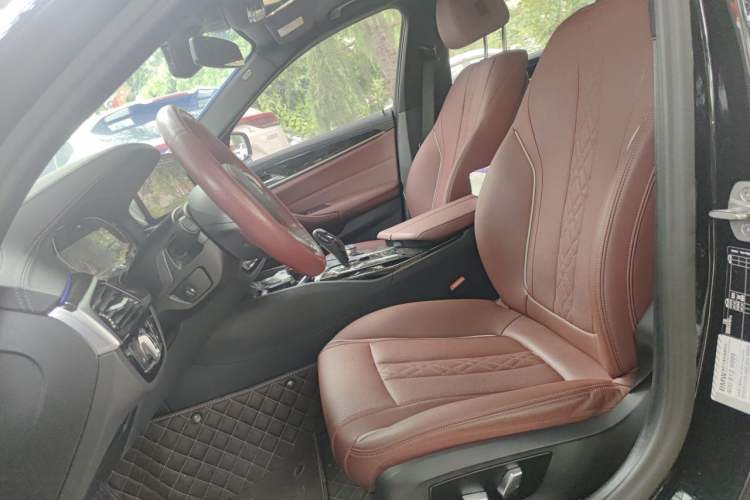 Used BMW 5 Series 2022 Second Facelift 525Li M Sport Package Left Front Seat