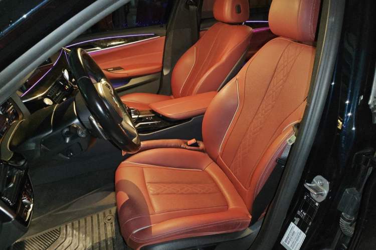 Used BMW 5 Series 2022 Restyled 530Li Leading Edition M Sport Package Left Front Seat
