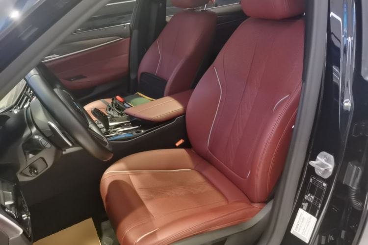 Used BMW 5 Series 2022 Restyled 530Li Leading Edition M Sport Package Left Front Seat