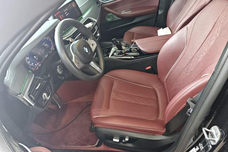Used BMW 5 Series 2022 Second Facelift 530Li Leading Edition M Sport Package Left Front Seat