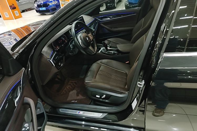 Used BMW 5 Series 2022 Restyled 525Li M Sport Package Left Front Seat