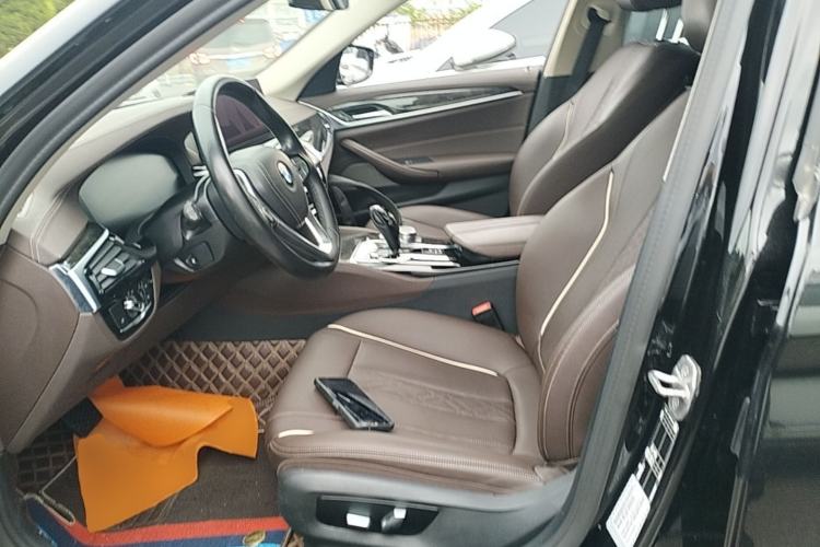 Used BMW 5 Series 2022 Restyled 525Li Luxury Package Left Front Seat