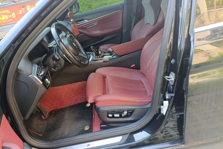 Used BMW 5 Series 2022 Restyled 530Li Luxury Edition M Sport Package Left Front Seat