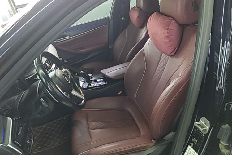 Used BMW 5 Series 2022 Restyled 530Li Leading Edition M Sport Package Left Front Seat