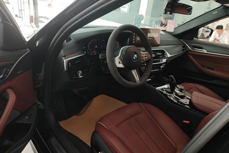 Used BMW 5 Series 2022 Second Facelift 530Li Leading Edition M Sport Package Left Front Seat