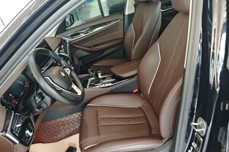 Used BMW 5 Series 2022 Restyled 525Li Luxury Package Left Front Seat