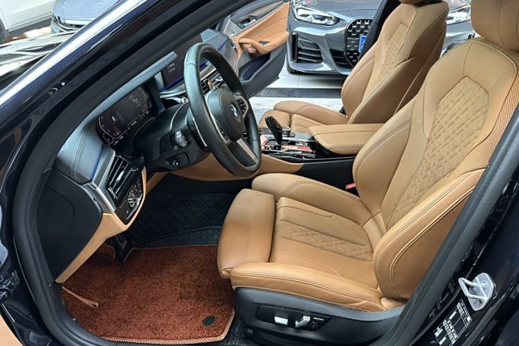 Used BMW 5 Series 2022 Updated 530i M Sport Package Left Front Seat