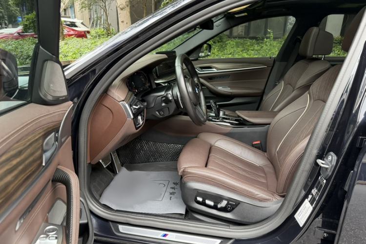 Used BMW 5 Series 2022 Second Facelift 530Li Luxury Version M Sport Package Left Front Seat