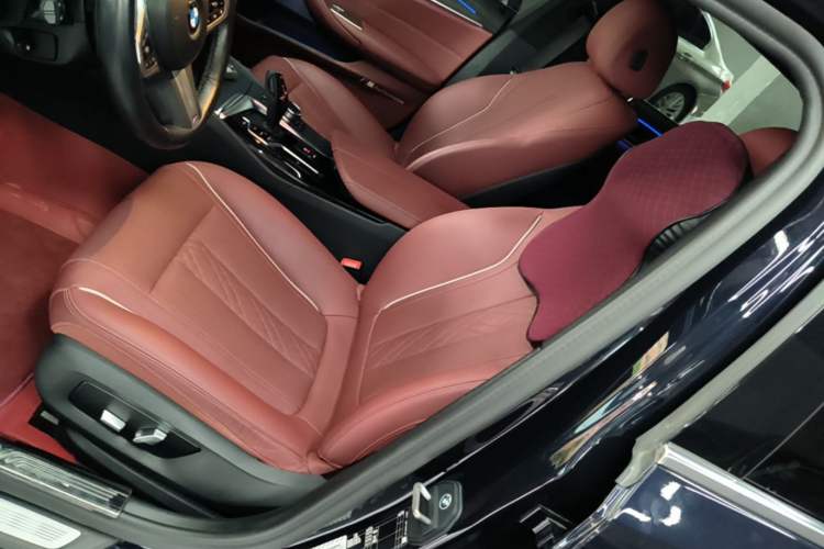 Used BMW 5 Series 2022 Restyled 530Li Leading Edition M Sport Package Left Front Seat