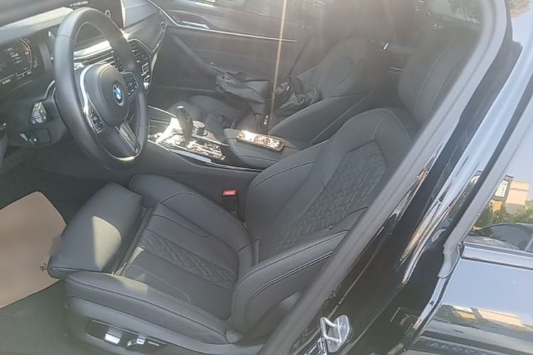 Used BMW 5 Series 2022 Second Facelift 525i M Sport Package Left Front Seat