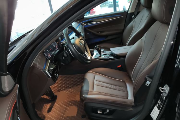 Used BMW 5 Series 2022 Updated 530Li Leading Edition Luxury Package Left Front Seat