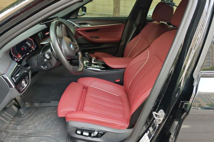 Used BMW 5 Series 2022 Second Facelift 530Li Luxury Version M Sport Package Left Front Seat