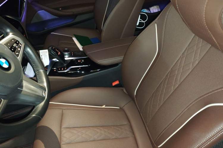 Used BMW 5 Series 2022 Restyled 525Li M Sport Package Left Front Seat
