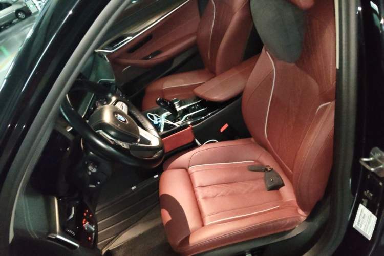 Used BMW 5 Series 2022 Updated 530Li Luxury Edition Premium Package Left Front Seat