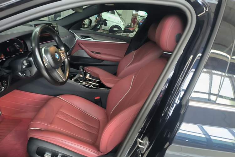 Used BMW 5 Series 2022 Second Facelift 530Li Leading Edition M Sport Package Left Front Seat