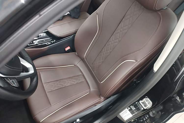 Used BMW 5 Series 2022 Second Facelift 525Li Luxury Package Left Front Seat
