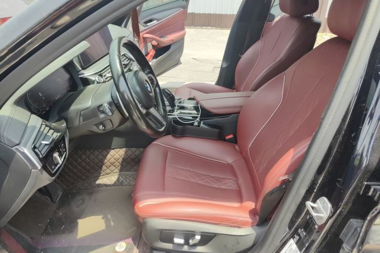 Used BMW 5 Series 2022 Restyled 530Li Leading Edition M Sport Package Left Front Seat