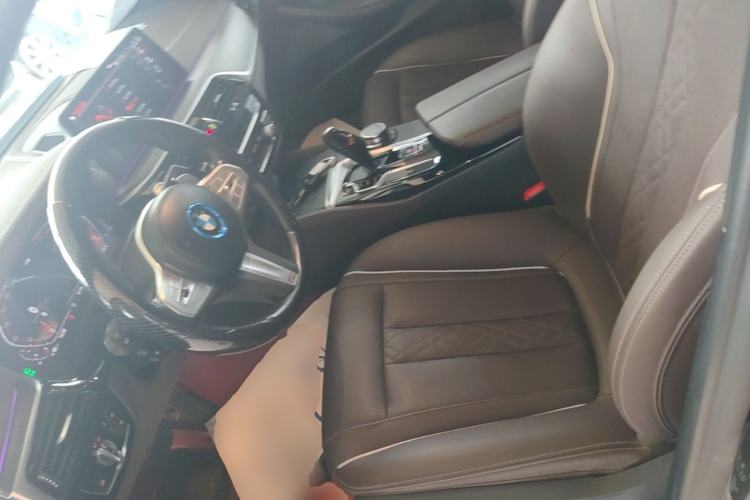 Used BMW 5 Series 2022 Second Facelift 530Li Leading Edition M Sport Package Left Front Seat