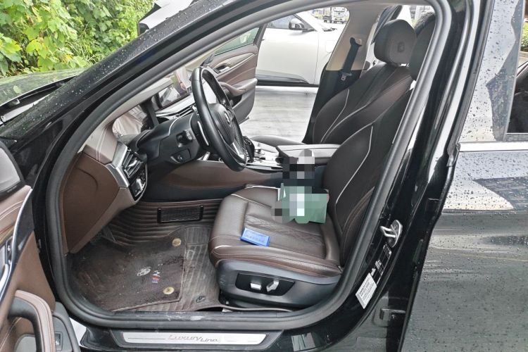 Used BMW 5 Series 2022 Updated 530Li Leading Edition Luxury Package Left Front Seat