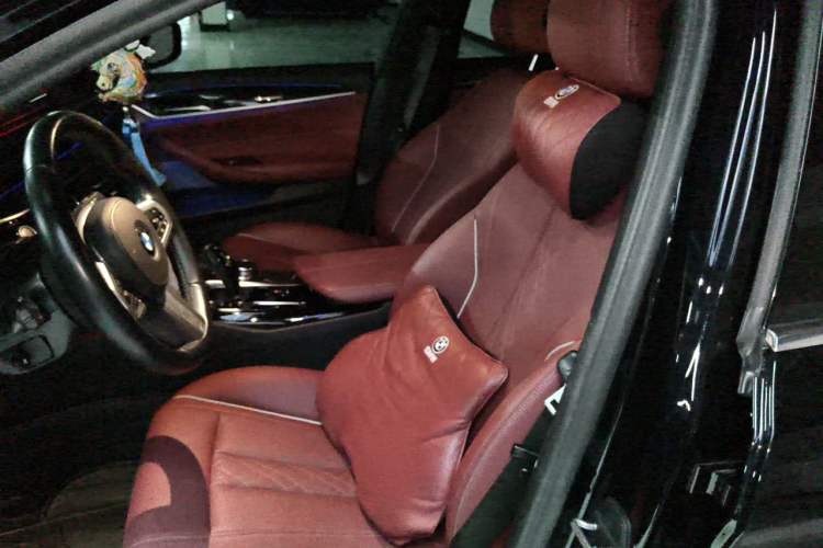 Used BMW 5 Series 2022 Restyled 525Li Luxury Package Left Front Seat