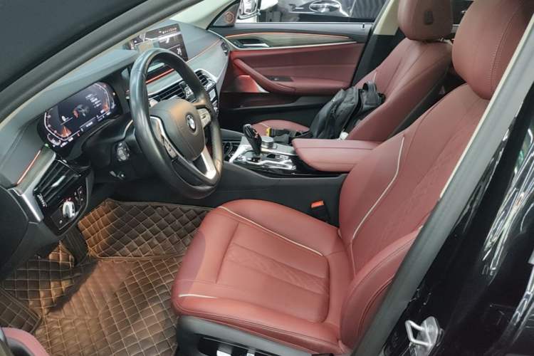 Used BMW 5 Series 2022 Second Facelift 530Li Leading Edition Luxury Package Left Front Seat