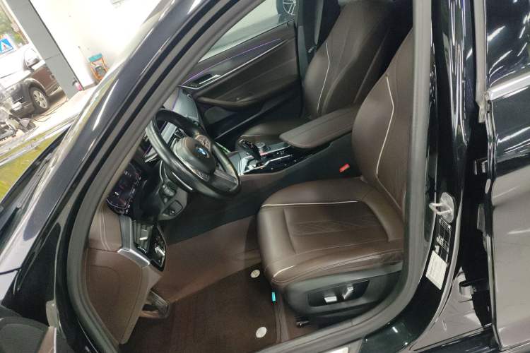 Used BMW 5 Series 2022 Second Facelift 530Li Leading Edition M Sport Package Left Front Seat