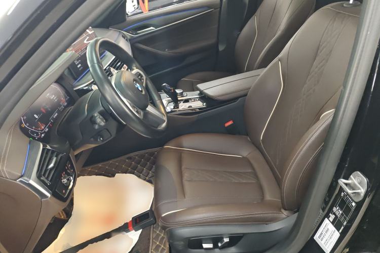 Used BMW 5 Series 2022 Restyled 530Li Leading Edition M Sport Package Left Front Seat