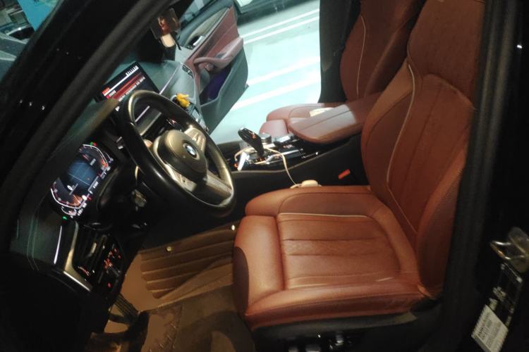 Used BMW 5 Series 2022 Revised Version 3 530Li Luxury Edition M Sport Package Left Front Seat