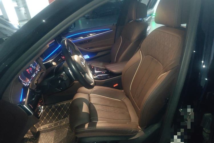 Used BMW 5 Series 2022 Second Facelift 530Li Luxury Version M Sport Package Left Front Seat
