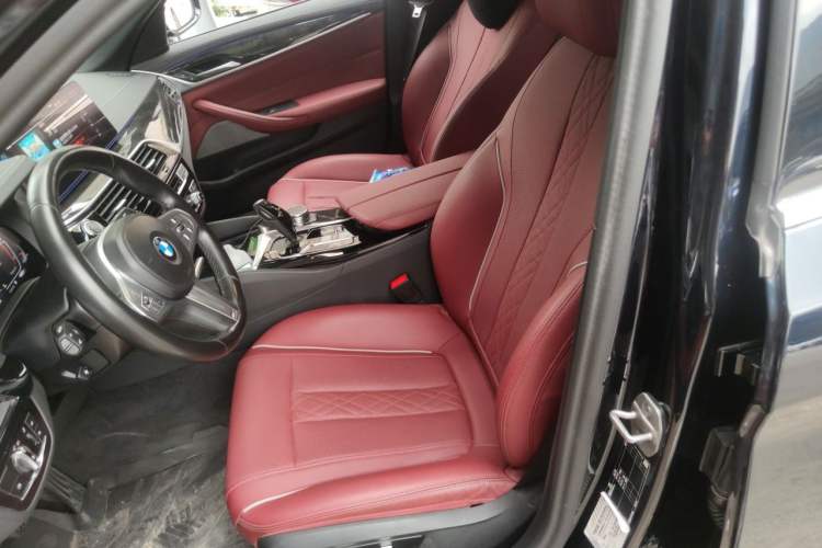 Used BMW 5 Series 2022 Second Facelift 525Li M Sport Package Left Front Seat