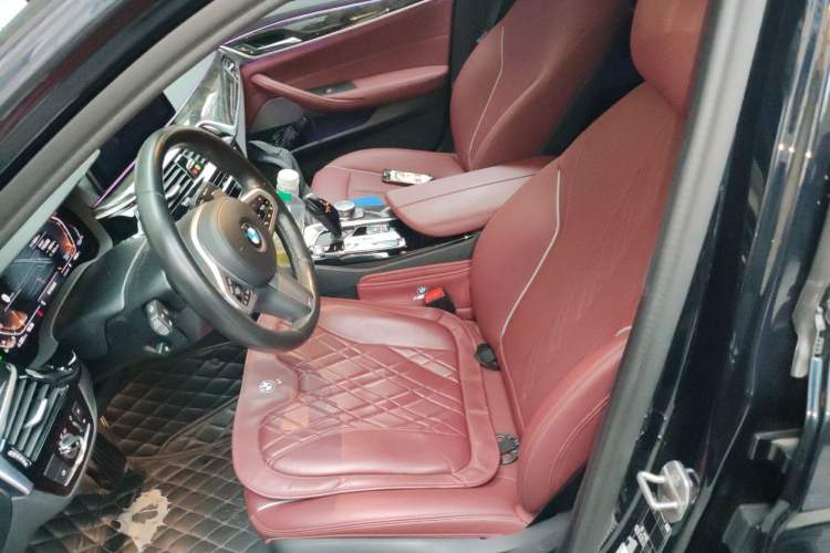 Used BMW 5 Series 2022 Restyled 530Li Leading Edition M Sport Package Left Front Seat