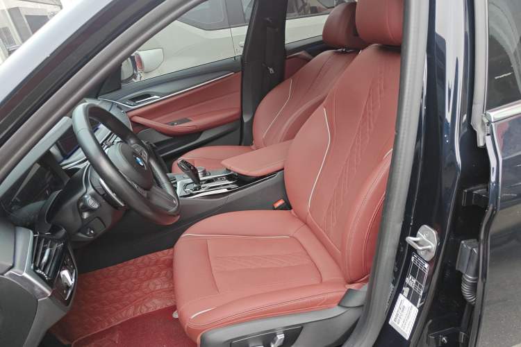 Used BMW 5 Series 2022 Second Facelift 530Li Leading Edition M Sport Package Left Front Seat