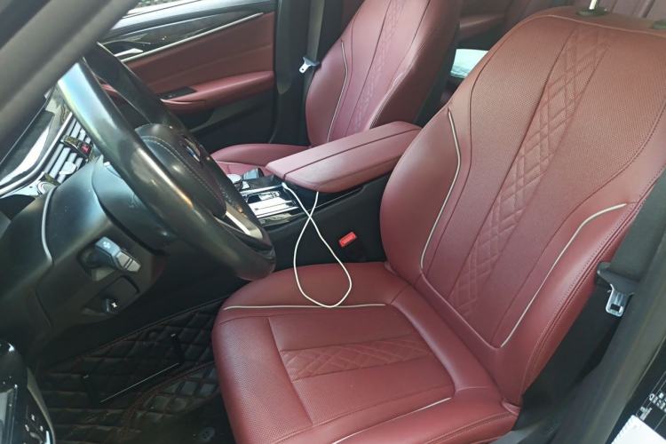 Used BMW 5 Series 2022 525Li Luxury Package Left Front Seat