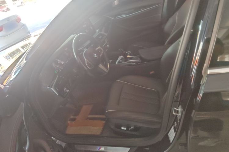 Used BMW 5 Series 2022 Restyled 525Li M Sport Package Left Front Seat