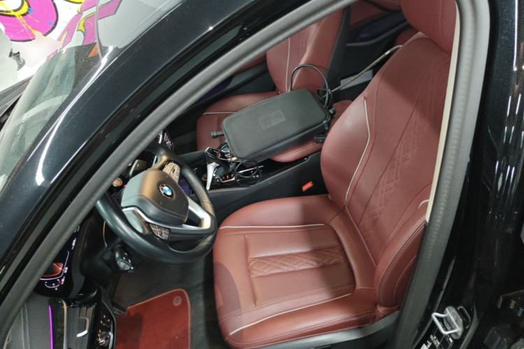 Used BMW 5 Series 2022 Second Facelift 525Li Luxury Package Left Front Seat