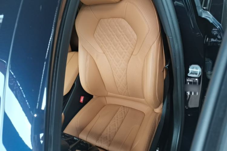 Used BMW 5 Series 2022 Second Facelift 530i M Sport Package Left Front Seat