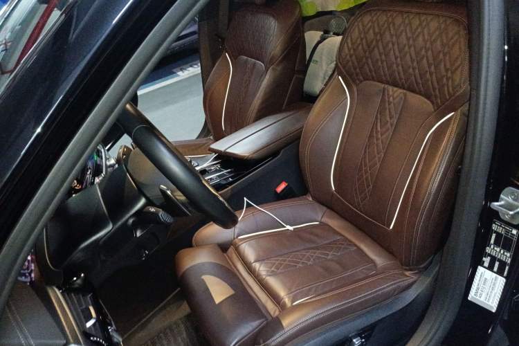 Used BMW 5 Series 2022 Restyled 540i Luxury Edition M Sport Package Left Front Seat